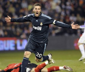 开云体育-双重奇迹日，从加的夫到波士顿，帕尔默与威尔士共谱逆袭交响曲