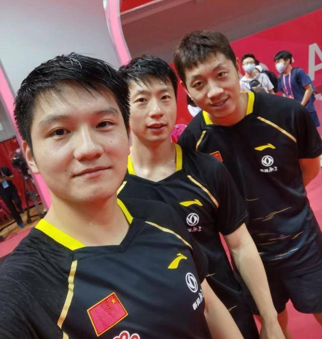 德国队鏖战奥地利队,许昕惊艳四座 德国队鏖战奥地利队,许昕惊艳四座