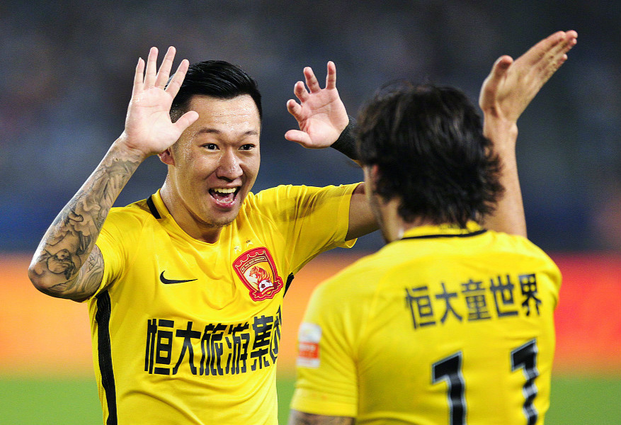 恒大俱乐部球员敬业拼搏，队伍士气高昂