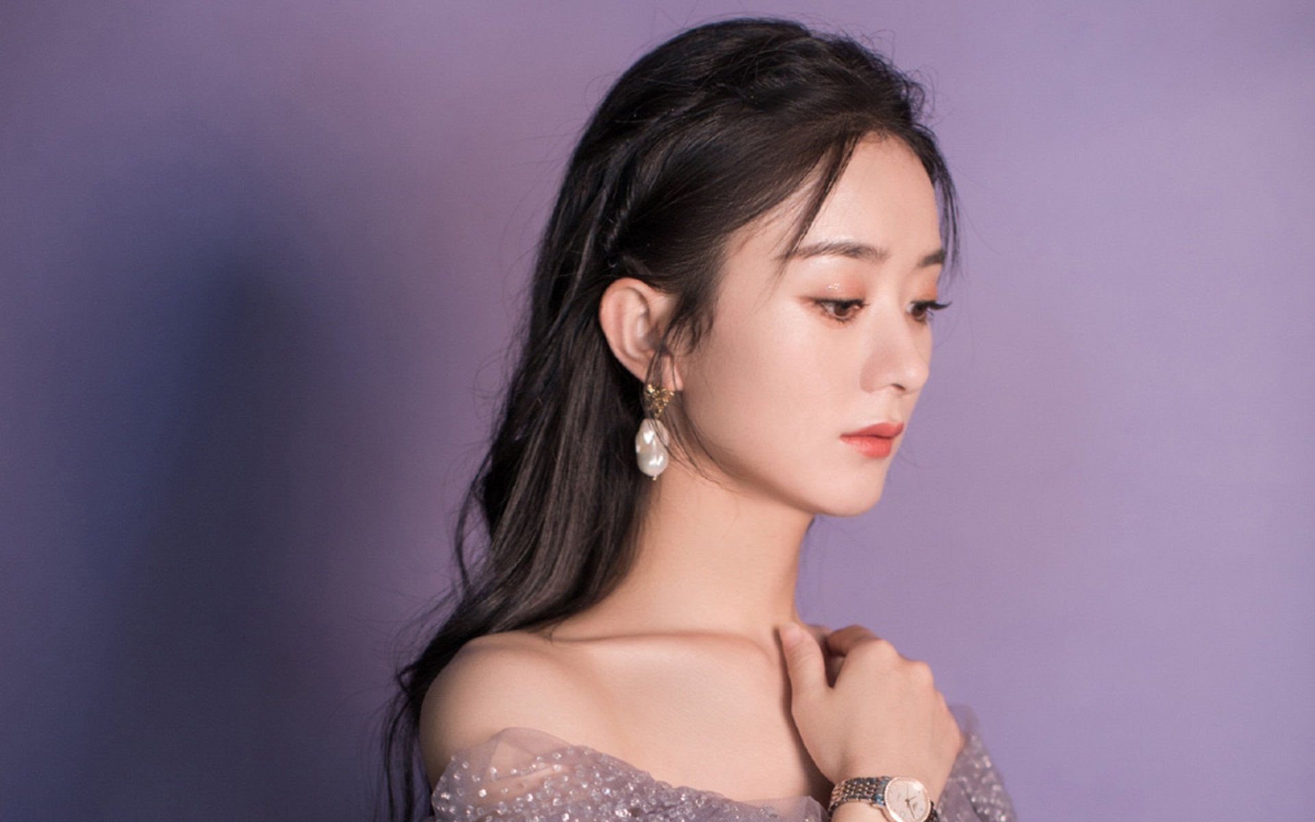 德甲争冠战之夜,阿拉巴存在感拉满,从隐形守护到致命一击