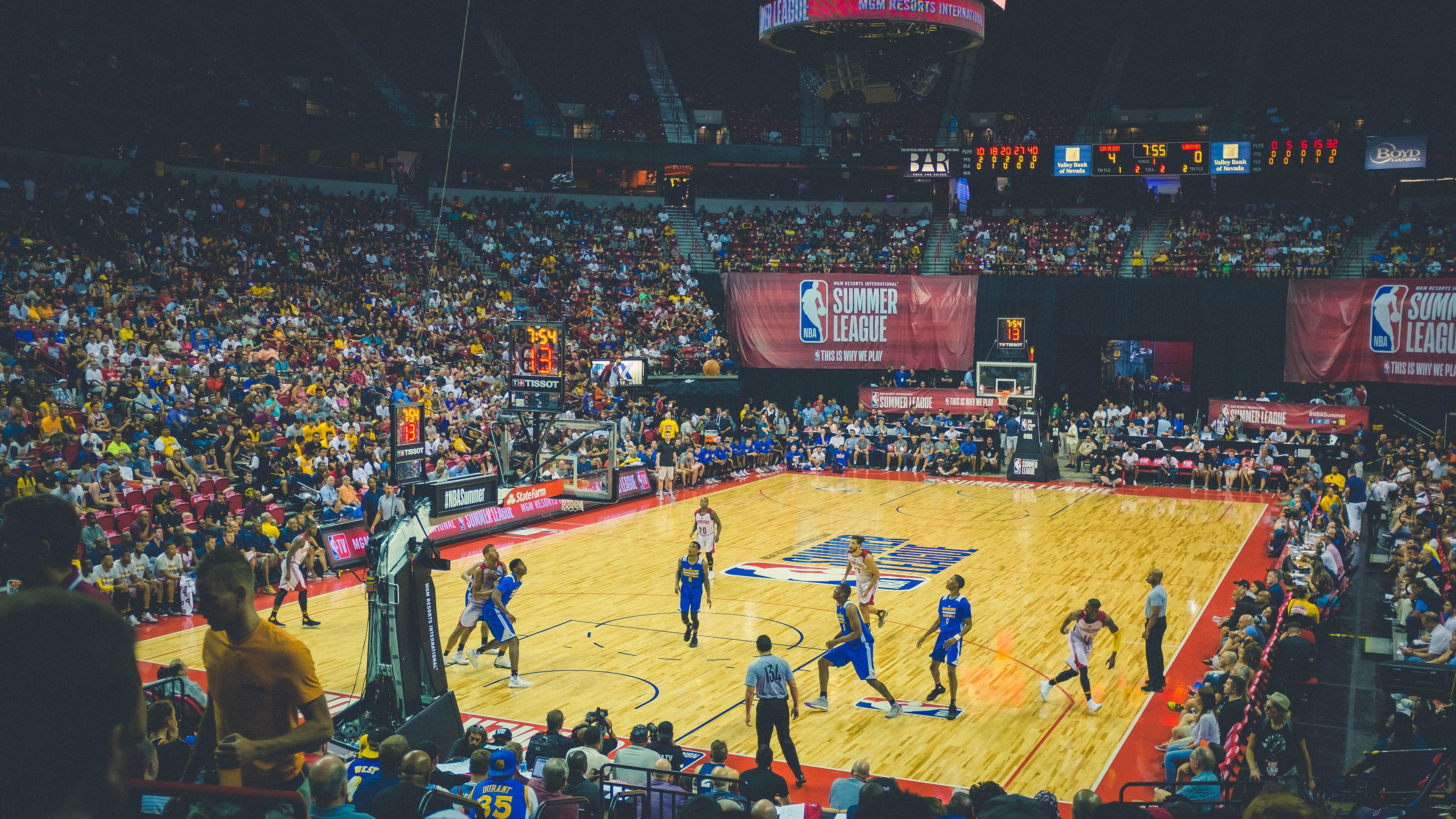 当奇迹成为日常，伊布带队力克巴萨，韩国足球的轻取哲学