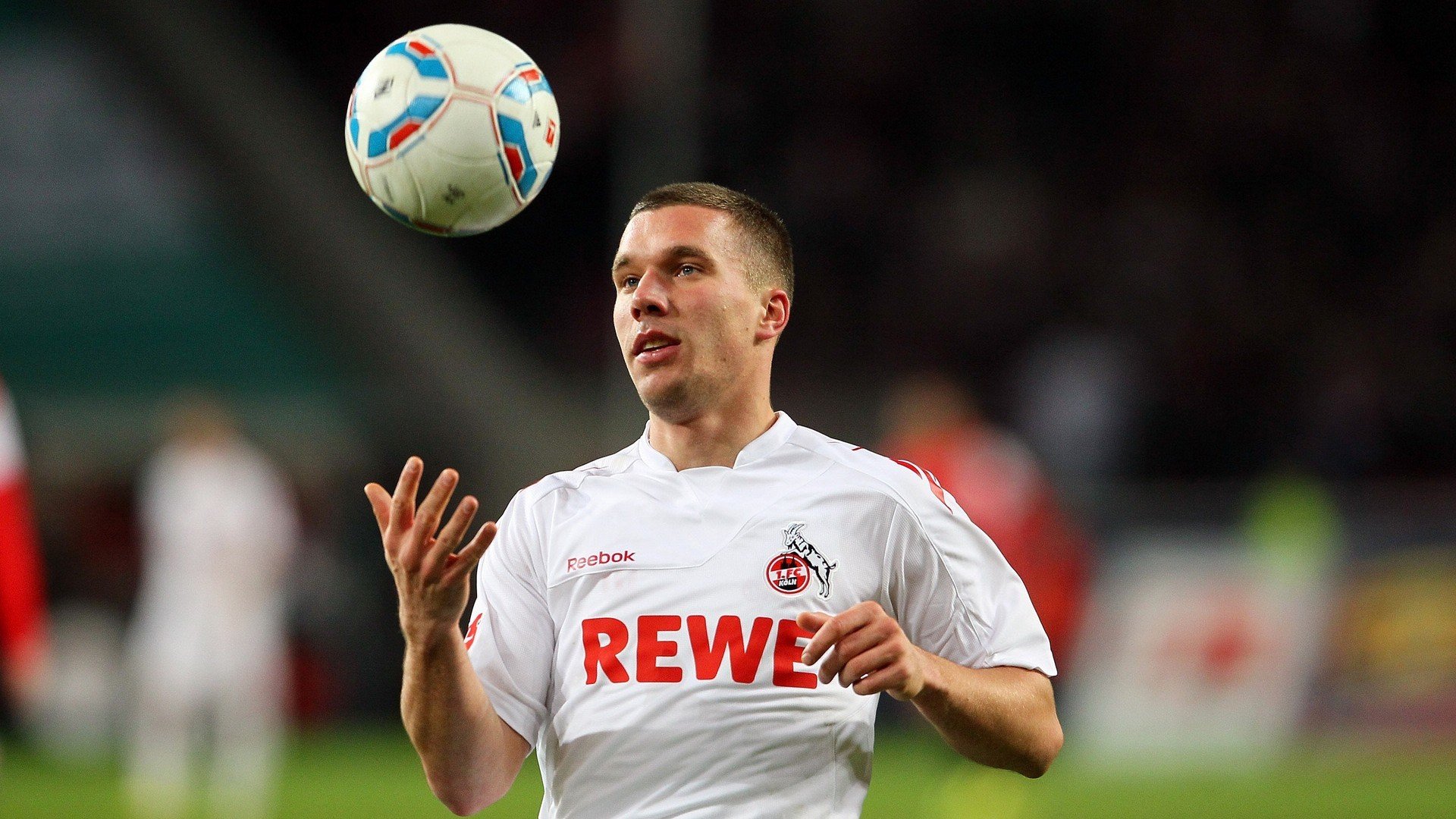 法拉利力克阿斯顿马丁，塞恩斯扛起全队的战略与意志