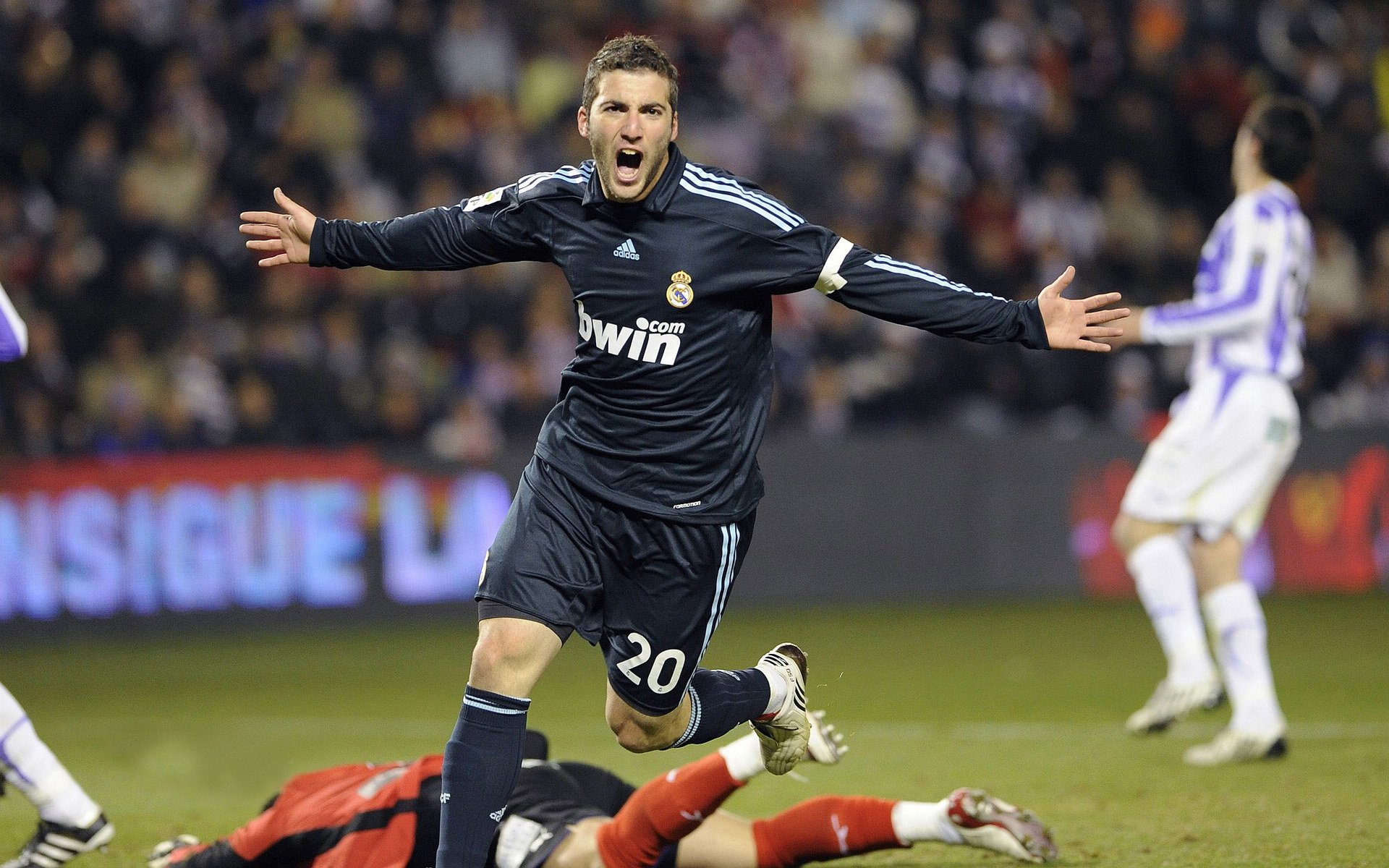 双重奇迹日，从加的夫到波士顿，帕尔默与威尔士共谱逆袭交响曲